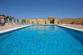 Casa Ana - delightful semi-detached villa with large swimming pool, tennis court and huge gardens plus Free wifi Turre